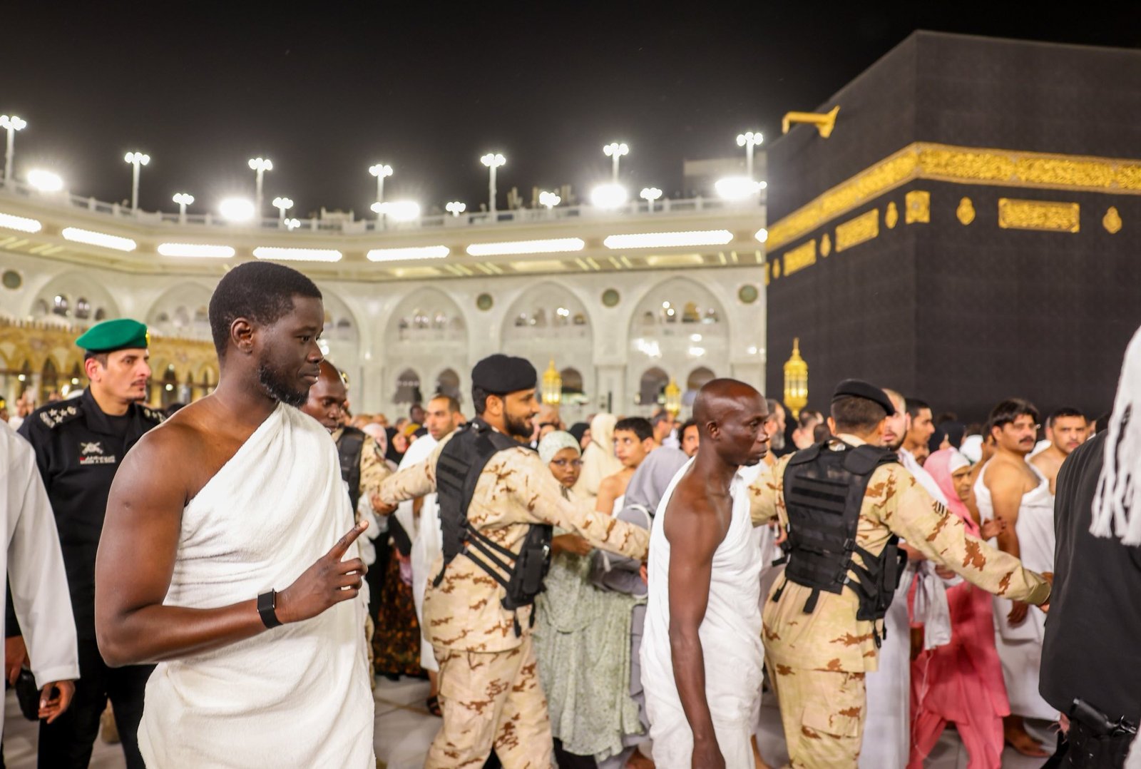 President Faye in Mecca (13)